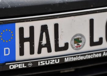 Amtliche Kennzeichen verändern